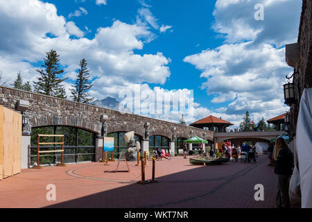 Banff, JUL 26 : Centre d'accueil du lieu historique national Cave and Basin, le 26 juillet 2019 à Banff, Canada Banque D'Images