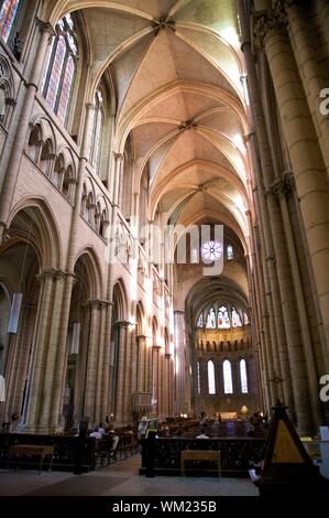 À l'intérieur de l'Église libre accès au public à Avignon Banque D'Images