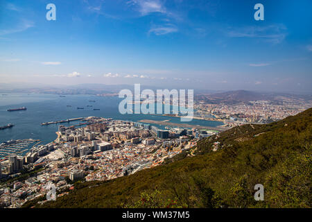 Belle vue par jour depuis le rocher de Gibraltar. Banque D'Images