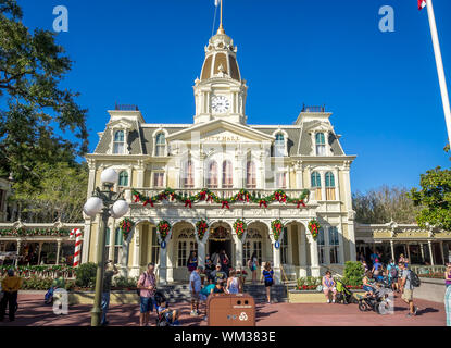 Vue sur le parc Magic Kingdom et bâtiments à Orlando, Floride. Magic Kingdom est le parc à thème le plus visité au monde. Banque D'Images