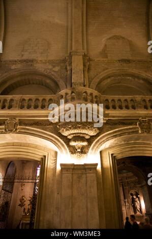 À l'intérieur de l'Église libre accès au public à Avignon Banque D'Images