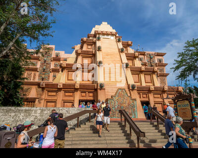 Vue sur le parc à thème Epcot à Disney World à Orlando, en Floride. Epcot est un des principaux parcs à thème au parc. Banque D'Images