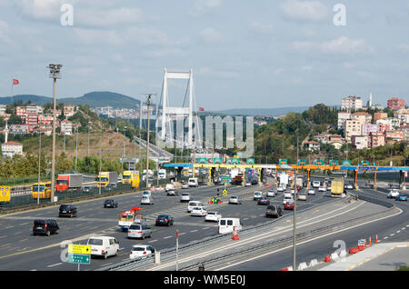 Le pont du Bosphore à Istanbul sépare l'Asie de l'Europe Banque D'Images