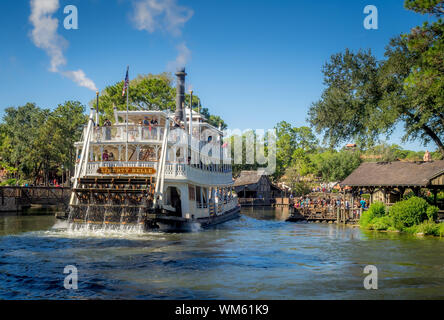 Vues des fameux Disney World près d'Orlando en Floride. Disney World est l'un des plus grands et plus célèbres parcs familiaux. Banque D'Images