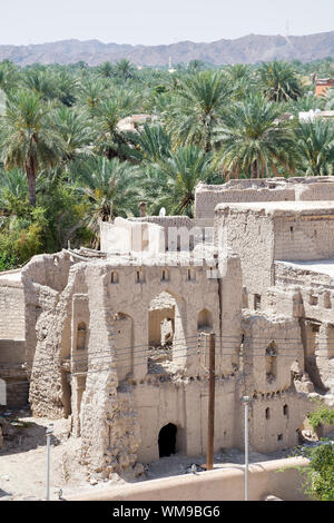 Vue depuis le fort en ruines de la ville de Nizwa, Oman Banque D'Images