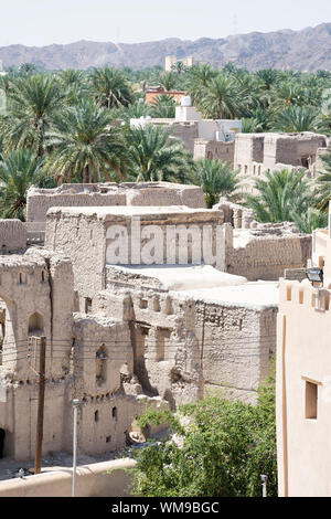 Vue depuis le fort en ruines de la ville de Nizwa, Oman Banque D'Images