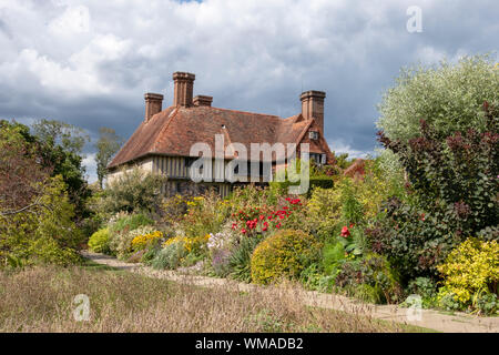 Great Dixter house et le jardin, la maison du célèbre écrivain et concepteur de jardin Christopher Lloyd, Rye, East Sussex, UK Banque D'Images