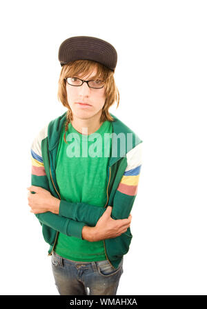 Teenage boy en veste et une casquette sur fond blanc Banque D'Images