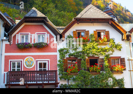 Bâtiments colorés de Hallstatt, Autriche Banque D'Images