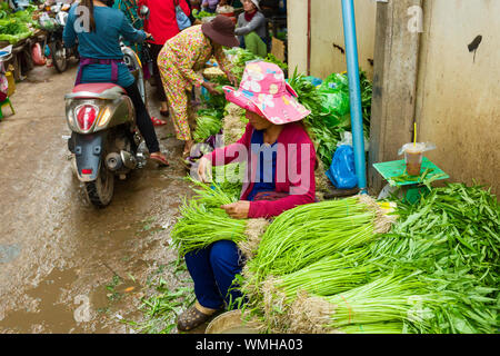 Légumes vendus à Pshar Leu Market, Siem Reap, Cambodge Banque D'Images