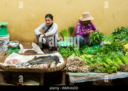 Légumes vendus à Pshar Leu Market, Siem Reap, Cambodge Banque D'Images