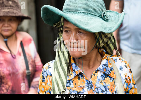 Portrait d'un vendeur de légumes à Pshar Leu Market, Siem Reap, Cambodge Banque D'Images