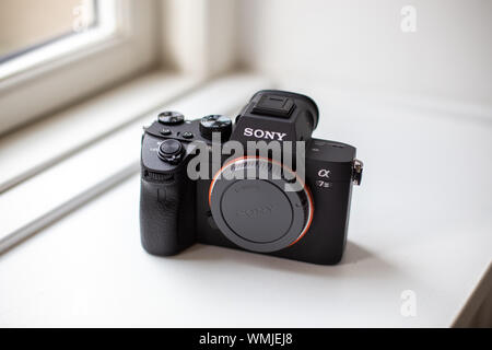 Close-up de Sony A7iii mirrorless camera Banque D'Images