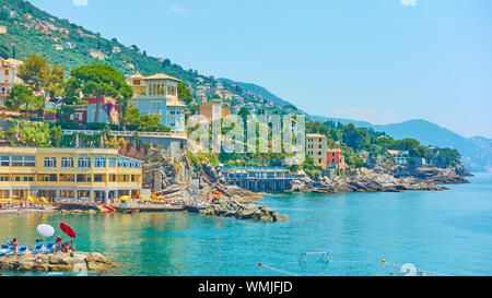 En mer Ligure près de Bogliasco Genoa city aux beaux jours de l'été, ligurie, italie Banque D'Images