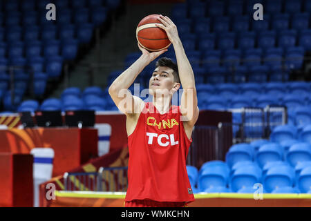 Guangzhou, la province chinoise du Guangdong. 12Th Mar, 2019. Abudushalamu de pousses de la Chine au cours d'une formation à la Coupe du Monde de la FIBA 2019 à Guangzhou, province du Guangdong en Chine du sud, le 5 septembre 2019. Source : Xinhua/Yulong Pan/Alamy Live News Banque D'Images