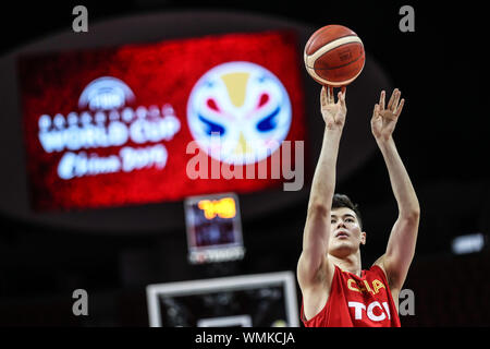 Guangzhou, la province chinoise du Guangdong. 12Th Mar, 2019. Abudushalamu de pousses de la Chine au cours d'une formation à la Coupe du Monde de la FIBA 2019 à Guangzhou, province du Guangdong en Chine du sud, le 5 septembre 2019. Source : Xinhua/Yulong Pan/Alamy Live News Banque D'Images