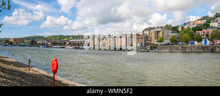 Vue panoramique sur les quais de Bristol à l'égard de condensats chauds et bois de Clifton, Bristol, Royaume-Uni Banque D'Images