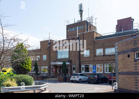 Entrée principale de l'hôpital au Harefield NHS, Hill End Road, au Harefield, London, Greater London, Angleterre, Royaume-Uni Banque D'Images