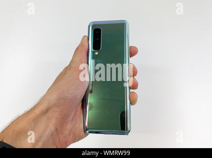 La mise à jour Samsung Galaxy se coucher, ce qui se passe à la vente au Royaume-Uni le 18 septembre. Le nouveau dispositif a été présenté à l'IFA technology trade show à Berlin. Banque D'Images