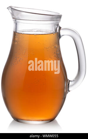 Pichet en verre de Kombucha, un thé fermenté boisson champignons isolés, Banque D'Images