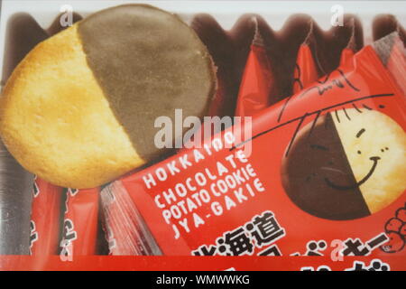 Biscuits japonais emballés individuellement pour donner comme cadeaux Banque D'Images