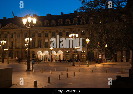 Place Vendôme Die fünf ist der königlichen "Plätze" von Paris und liegt inmitten der Stadt zwischen der Pariser Oper und im dem Tuileriengarten Banque D'Images