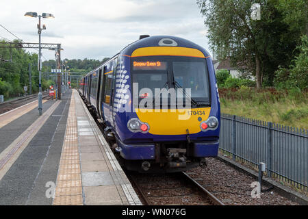 Une classe 170 Turbostar train à quai 3 à la gare de train Anniesland à Glasgow. 3 La plate-forme propose un service de navette à Glasgow Queen Street Banque D'Images