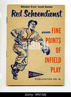 Vintage des années 60, époque d'un livret souvenir Milwaukee Braves Baseball player star offre Schoendienst rouge conseils sur l'entrepiste jouer a été distribué lors des 76 stations de gaz. Banque D'Images