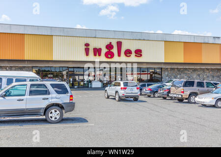 STATESVILLE, NC, USA-1 septembre 2019 : une épicerie/supermarché Ingles, et américains de la chaîne régionale basée à Black Mountain, NC. Banque D'Images