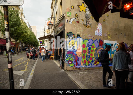 Butte aux Cailles ist der Name eines Hügels. Franz (butte) à Paris. Er liegt im 13. Arrondissement. Dieses unweit der Place d'Italie gelegene frühere Banque D'Images