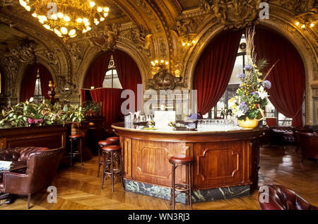 Le Train Bleu Restaurant originaler ist ein mit fin-de-siècle-Ausstattung im La Gare de Lyon à Paris Banque D'Images