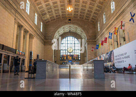À l'intérieur de la gare Union de Toronto. Banque D'Images