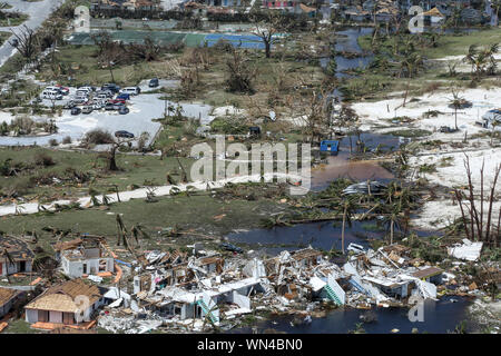 Vue aérienne de la destruction de la catégorie 5 l'Ouragan Dorian aux Bahamas. (Photo par Erik Villa Rodriguez / USCG) Banque D'Images