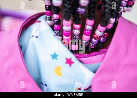 African American girl Nigarian avec perles en ses tresses Banque D'Images