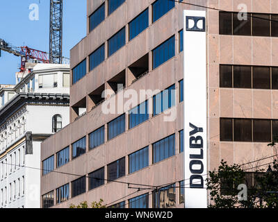21 août 2019 San Francisco / CA / USA - Dolby siège au centre-ville de San Francisco ; Dolby Laboratories, Inc. est une société américaine spécialisée Banque D'Images