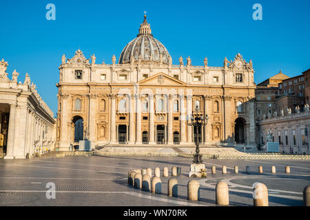 La Basilique St Pierre église Renaissance italienne dans la Cité du Vatican Banque D'Images