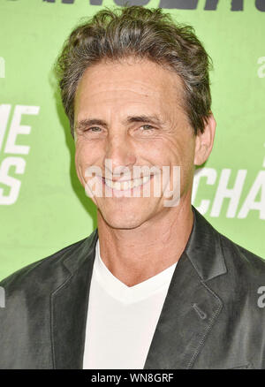 HOLLYWOOD, CA - 04 SEPTEMBRE : Lawrence Bender assiste à la première mondiale de la 'Game Changers' à l'ArcLight Hollywood sur Septembre 04, 2019 à Hollywood, Californie. Banque D'Images