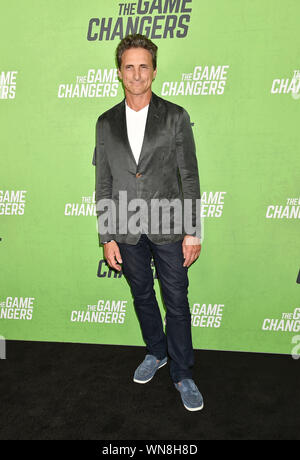 HOLLYWOOD, CA - 04 SEPTEMBRE : Lawrence Bender assiste à la première mondiale de la 'Game Changers' à l'ArcLight Hollywood sur Septembre 04, 2019 à Hollywood, Californie. Banque D'Images