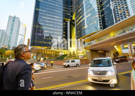 HONG KONG, CHINE - circa 2019, janvier : Hong Kong dans la soirée. Banque D'Images