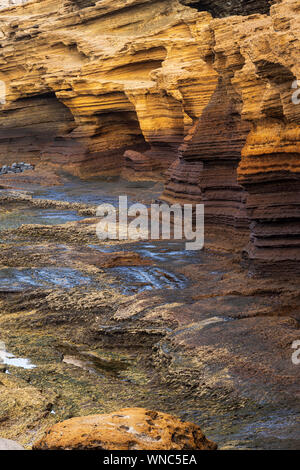 Les strates de roche sur Montana Amarilla, Costa Silencio, tôt le matin, Tenerife, Canaries, Espagne Banque D'Images