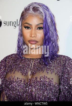 New York City, United States. 06 Sep, 2018. (Dossier) Nicki Minaj annonce sa retraite sur Twitter. MANHATTAN, NEW YORK, NY, USA - 06 SEPTEMBRE : Rappeuse Nicki Minaj portant une robe Pamella Roland arrive à la ligne de front tous les jours 2018 Fashion Media Awards tenue à l'hôtel Park Hyatt New York le 6 septembre 2018 à Manhattan, New York City, New York, United States. (Photo par Xavier Collin/Image Crédit : Agence de Presse) L'agence de presse Image/Alamy Live News Banque D'Images