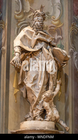 Côme, Italie - 8 mai 2015 : La sculpture baroque de Moïse à l'église sanctuaire del Santissimo Crocifisso par Stefano Salterio di Laglio (1785). Banque D'Images