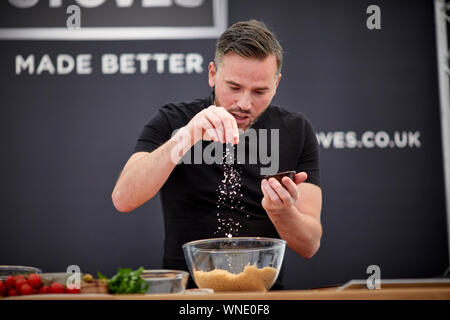 Food Festival avec le chef Dean Edwards pour ITV Lorraine's show Banque D'Images