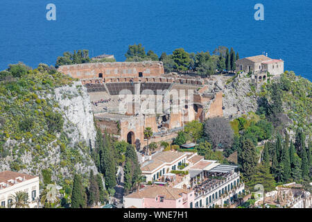 Taormina - Les ruines du théâtre grec. Banque D'Images
