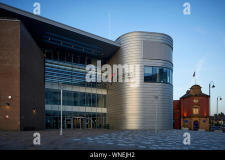 Tameside Ashton-under-Lyne Clarendon College déplacée à Ashton centre ville, de l'ancien site sur Clarendon Road à Hyde. Banque D'Images