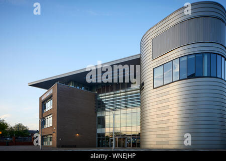 Tameside Ashton-under-Lyne Clarendon College déplacée à Ashton centre ville, de l'ancien site sur Clarendon Road à Hyde. Banque D'Images