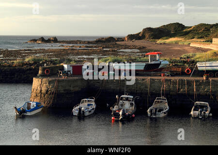 Bateaux, port de Dunure, Ayrshire, Scotland, UK Banque D'Images