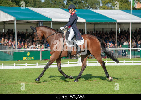 Stamford, Lincolnshire, Royaume-Uni, 6 septembre 2019, Izzy Taylor (GB) & Springpower durant la phase de dressage au jour 2 de la 2019 Land Rover Burghley Horse Trials, Crédit : Jonathan Clarke/Alamy Live News Banque D'Images