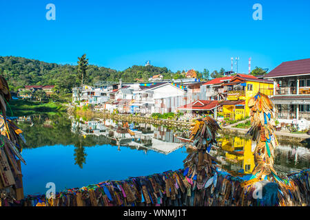 Kanchanaburi, Thaïlande - Décembre 13, 2017 : superbe vue sur le village, E-Thong Thong Pha Phum Pilok,Parc National, la province de Kanchanaburi, Thaïlande Banque D'Images