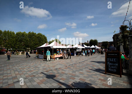 Marché de la location a lieu chaque mardi et samedi à la Place du Marché historique Banque D'Images